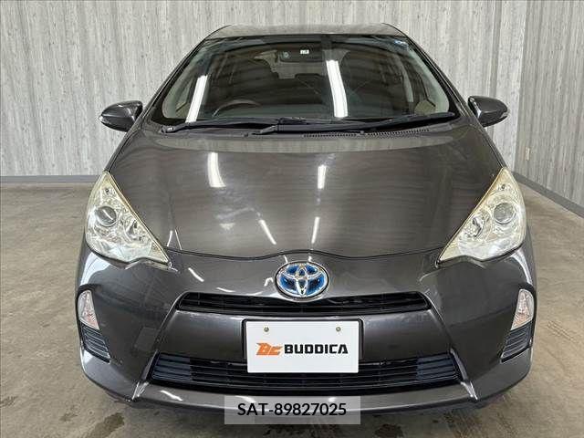 Toyota AQUA 2012-11 385221-8