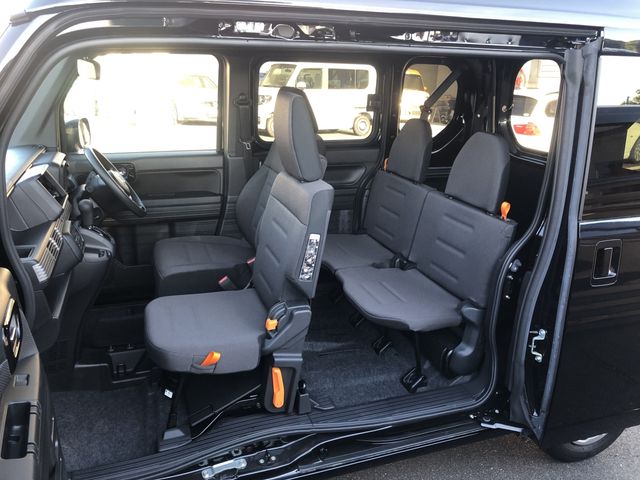Honda N-VAN 2022-11 181008-26