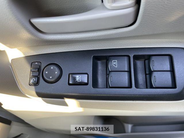 Nissan ROOX 2022-03 215962-9