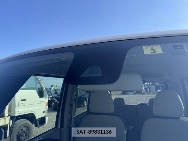 Nissan ROOX 2022-03 215962-3