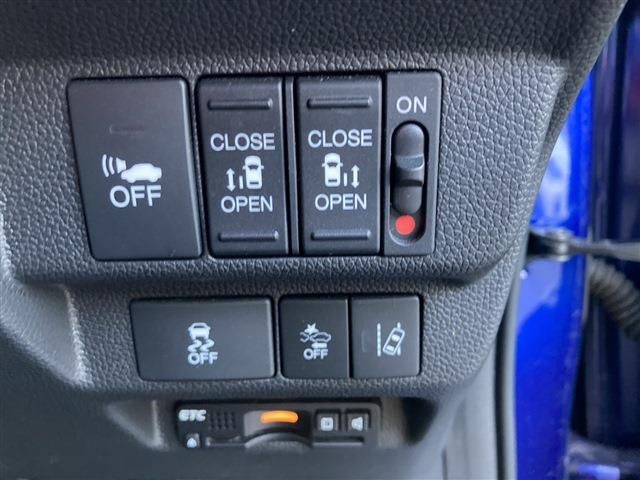 Honda FREED 2016-11 17585-9