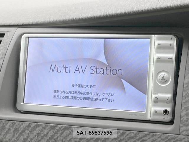 Toyota ISIS 2010-07 327463-2