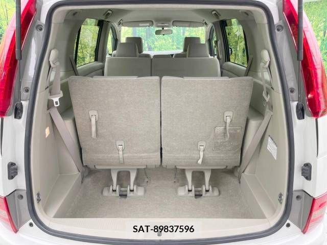 Toyota ISIS 2010-07 327463-10