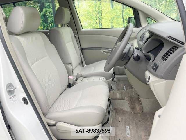 Toyota ISIS 2010-07 327463-7