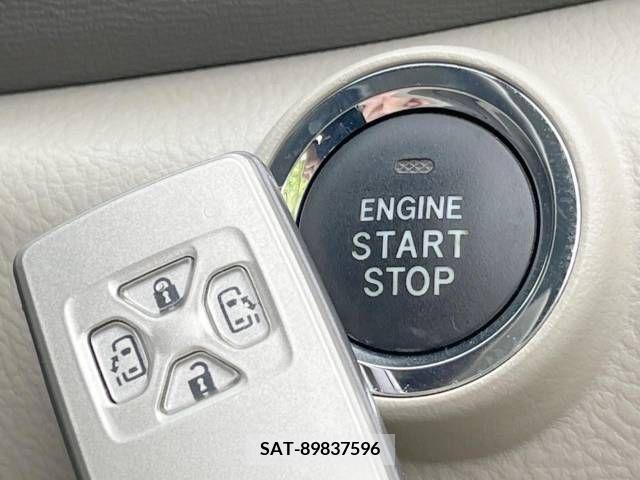 Toyota ISIS 2010-07 327463-5