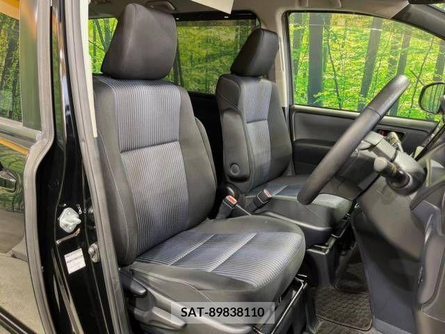 Toyota NOAH 2014-03 339478-9