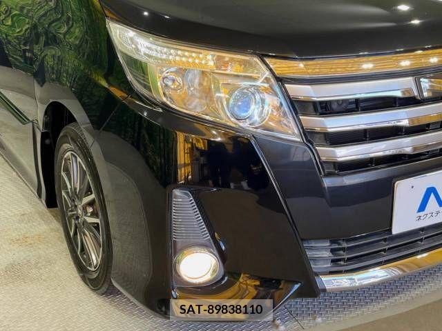 Toyota NOAH 2014-03 339478-13