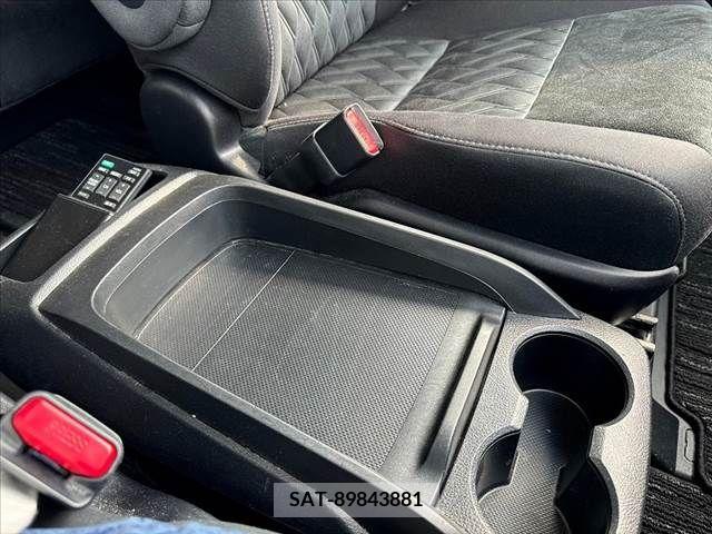 Toyota ALPHARD 2019-05 380719-22