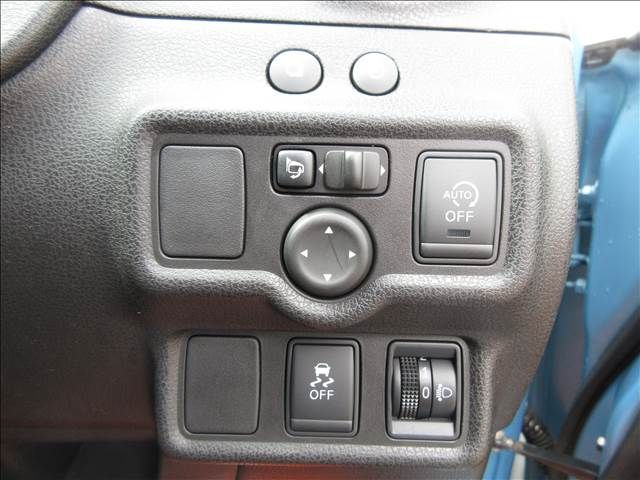 Nissan NOTE 2013-07 5562-16