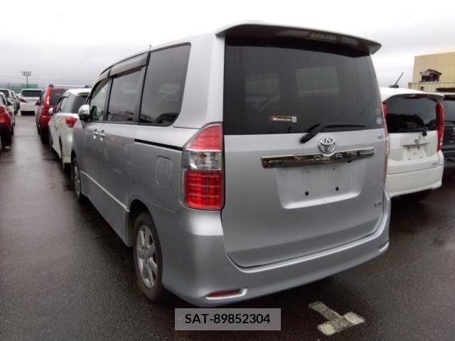 Toyota NOAH 2007-10 326762-3