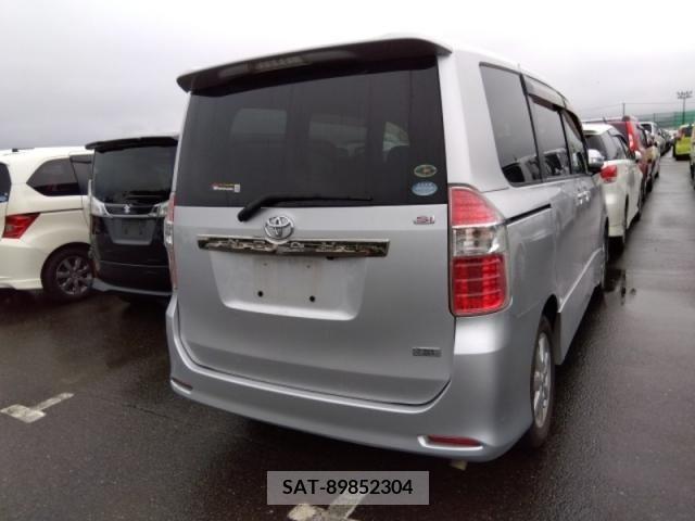 Toyota NOAH 2007-10 326762-2