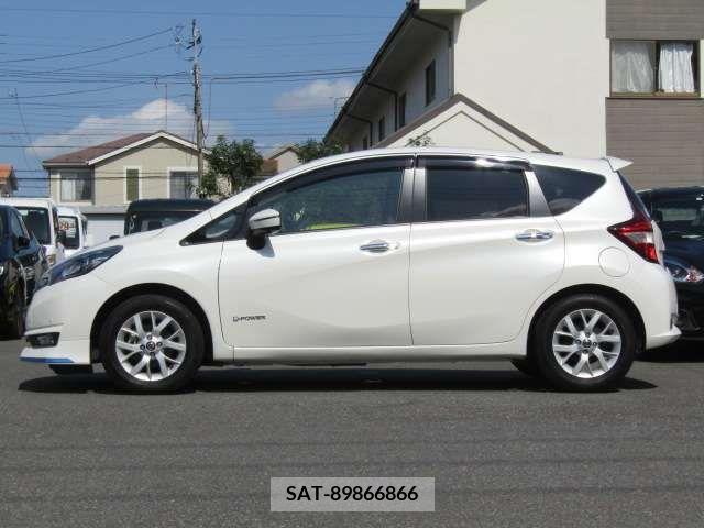 Nissan NOTE 2018-10 365394-7