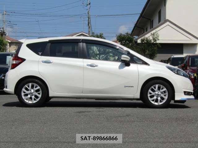 Nissan NOTE 2018-10 365394-6