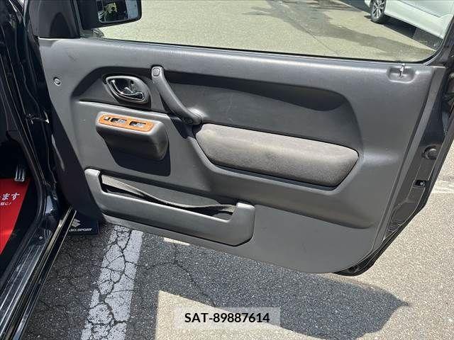 Suzuki JIMNY 2011-04 362143-5