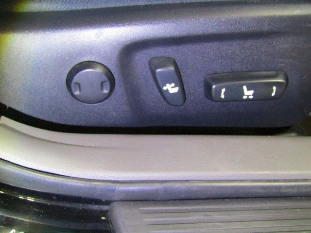 Toyota MARK X 2012-03 187203-10