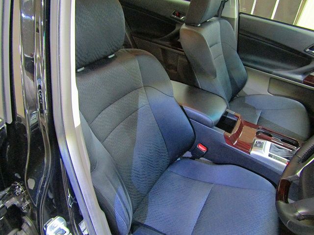 Toyota MARK X 2012-03 187203-9