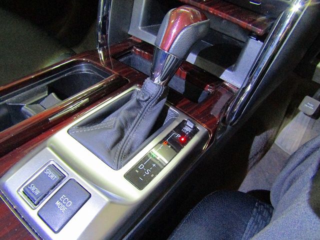 Toyota MARK X 2012-03 187203-19
