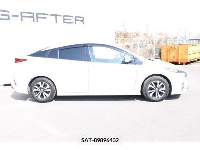 Toyota PRIUS PHV 2017-03 236001-6