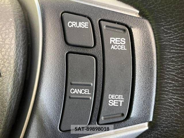 Honda e 2013-01 377884-6