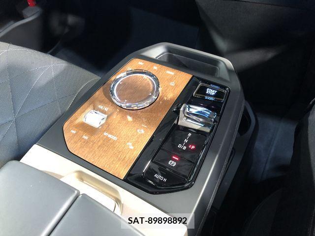 Bmw IX 2022-02 221432-13