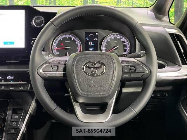 Toyota VOXY 2023-05 289280-12