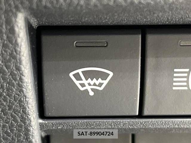 Toyota VOXY 2023-05 289280-2