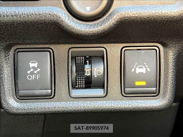 Nissan NOTE 2017-07 220206-14