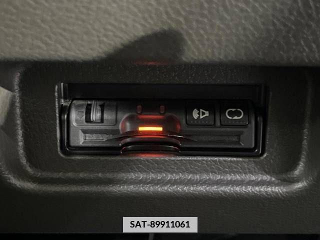Nissan CUBE 2013-07 379694-3