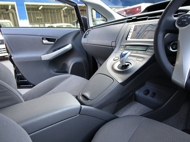 Toyota PRIUS 2011-01 3513-17