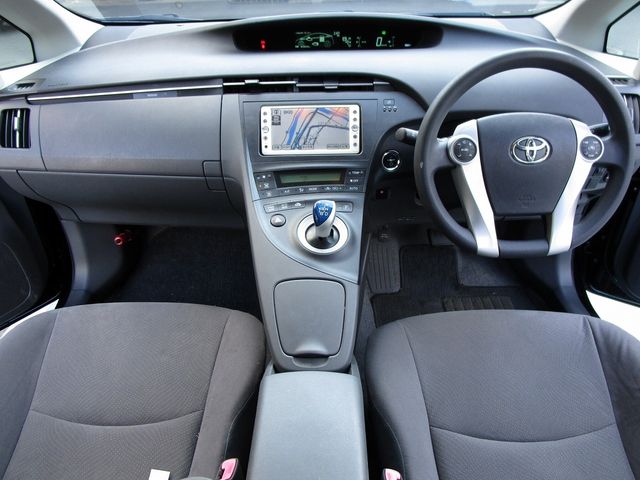 Toyota PRIUS 2011-01 3513-5