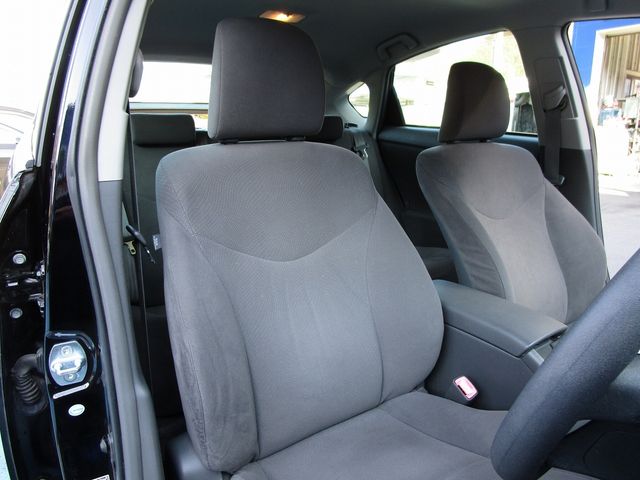 Toyota PRIUS 2011-01 3513-6