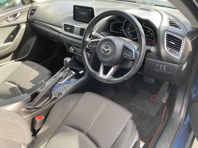 Mazda AXELA SPORT 2018-05 13584-1