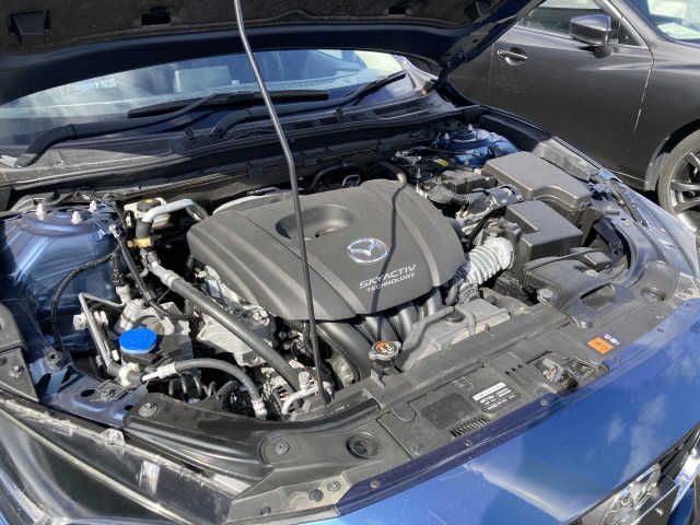 Mazda AXELA SPORT 2018-05 13584-3