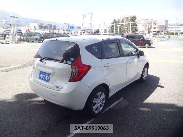 Nissan NOTE 2013-09 239057-1