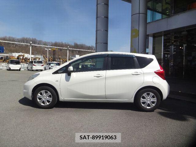 Nissan NOTE 2013-09 239057-4