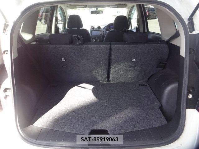 Nissan NOTE 2013-09 239057-5