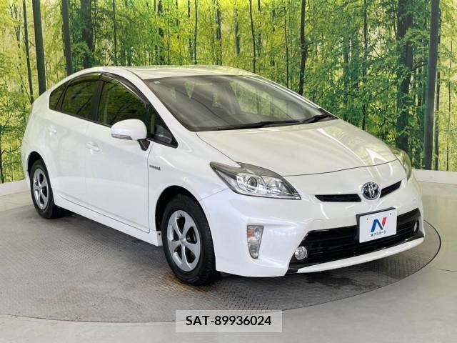 Toyota PRIUS 2014-10 375471-16