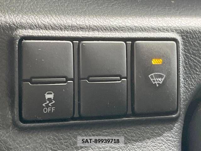 Toyota SIENTA 2016-03 313750-5