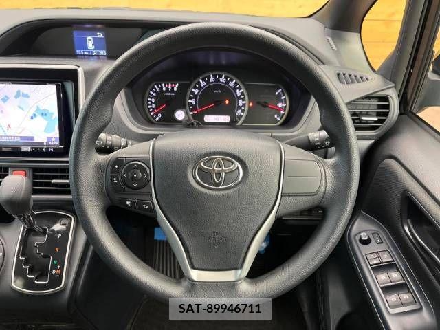 Toyota NOAH 2016-04 321475-12