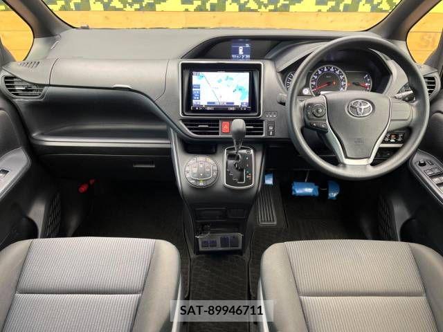 Toyota NOAH 2016-04 321475-1