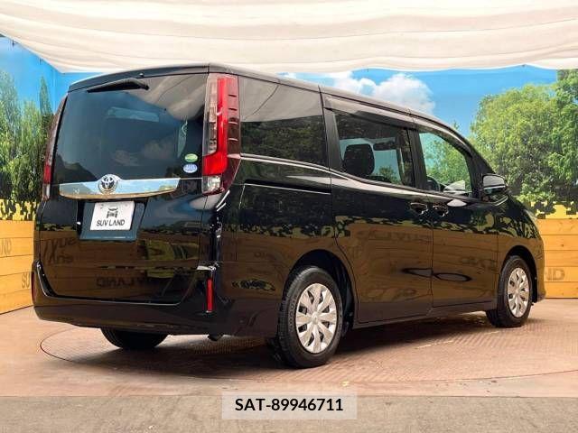 Toyota NOAH 2016-04 321475-18