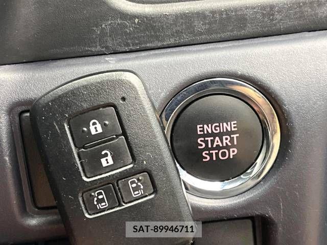 Toyota NOAH 2016-04 321475-7