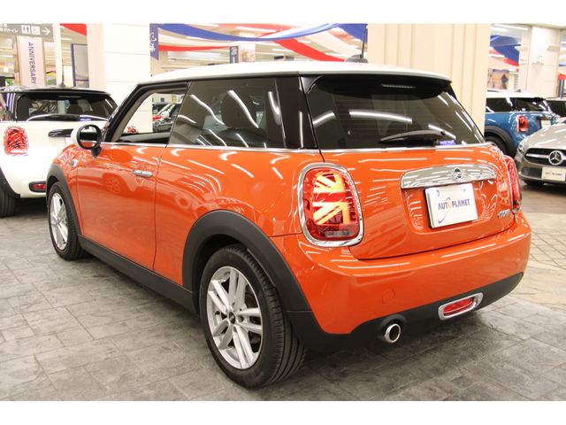 Bmw MINI 2018-11 10157-25