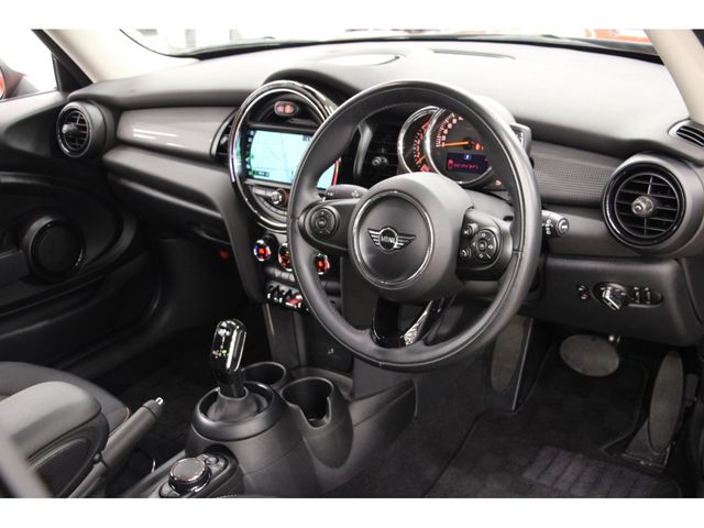 Bmw MINI 2018-11 10157-1