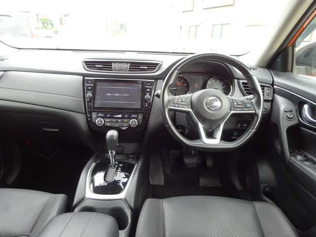Nissan X-TRAIL 2017-05 14964-1