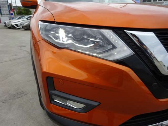 Nissan X-TRAIL 2017-05 14964-3