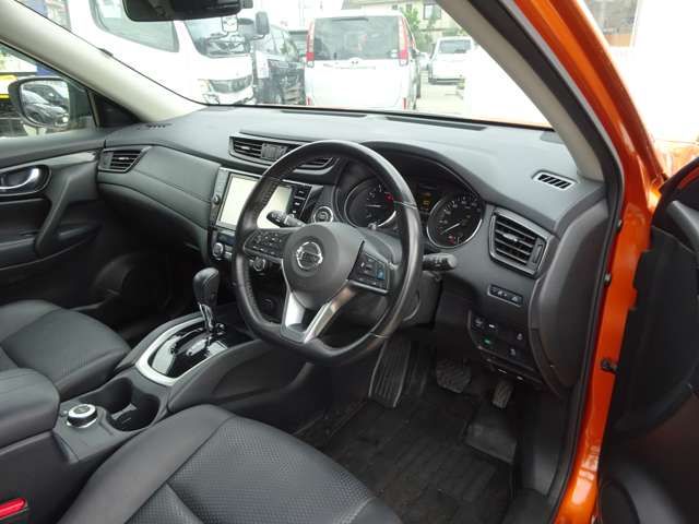Nissan X-TRAIL 2017-05 14964-15