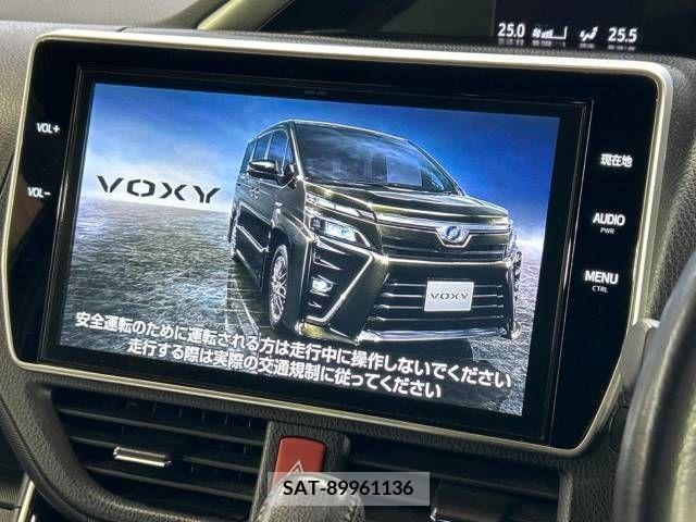 Toyota VOXY 2017-12 236688-2