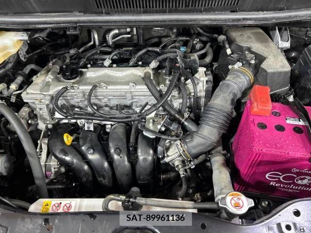 Toyota VOXY 2017-12 236688-18