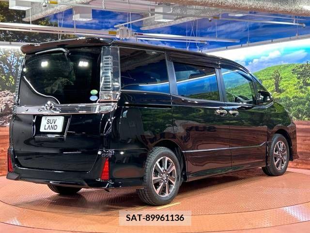 Toyota VOXY 2017-12 236688-17
